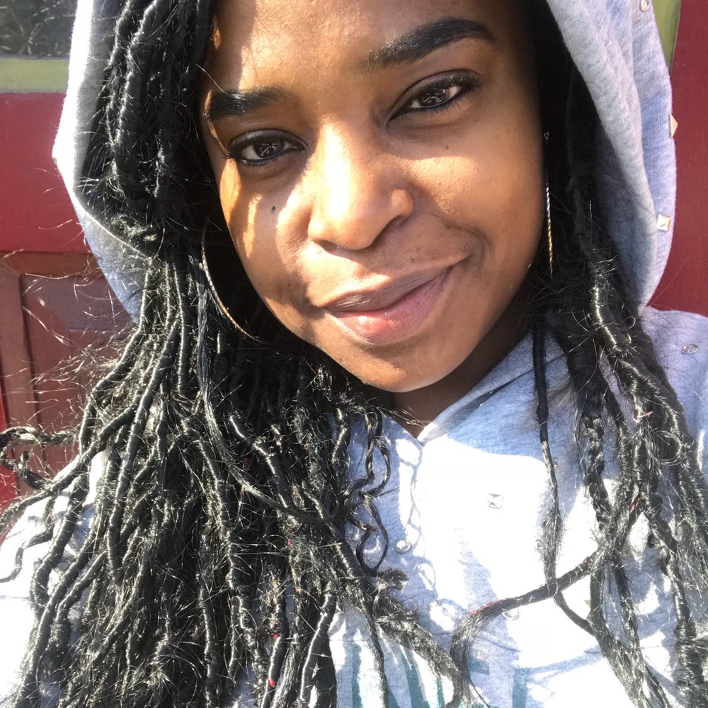 Meet your Posher, Macey